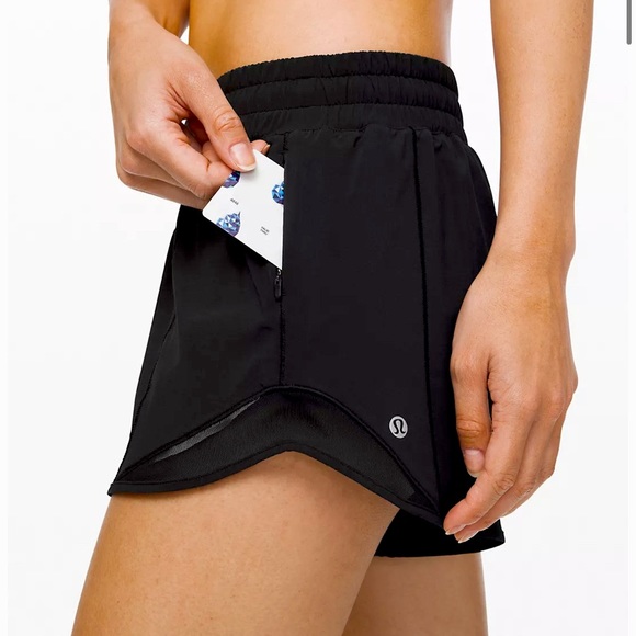 💫SOLD💫 Lululemon black hottie hot shorts - Picture 2 of 6
